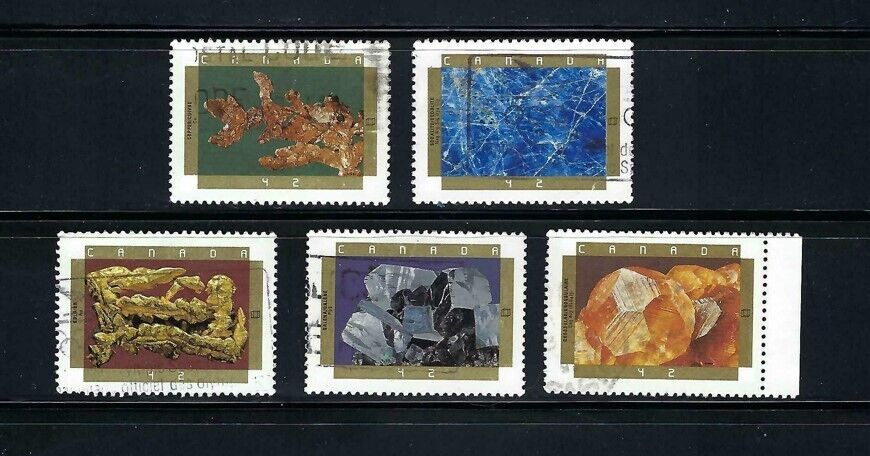 LvStamps's tweet photo. In 1992 this set depicting #minerals - #copper, #sodalite, #gold, #galena, #grossular was issued to commemorate the 150th anniversary Geological Survey of #Canada 
#stampcollecting #philately #stamps #postalhistory https://t.co/yuHlEBaaN6