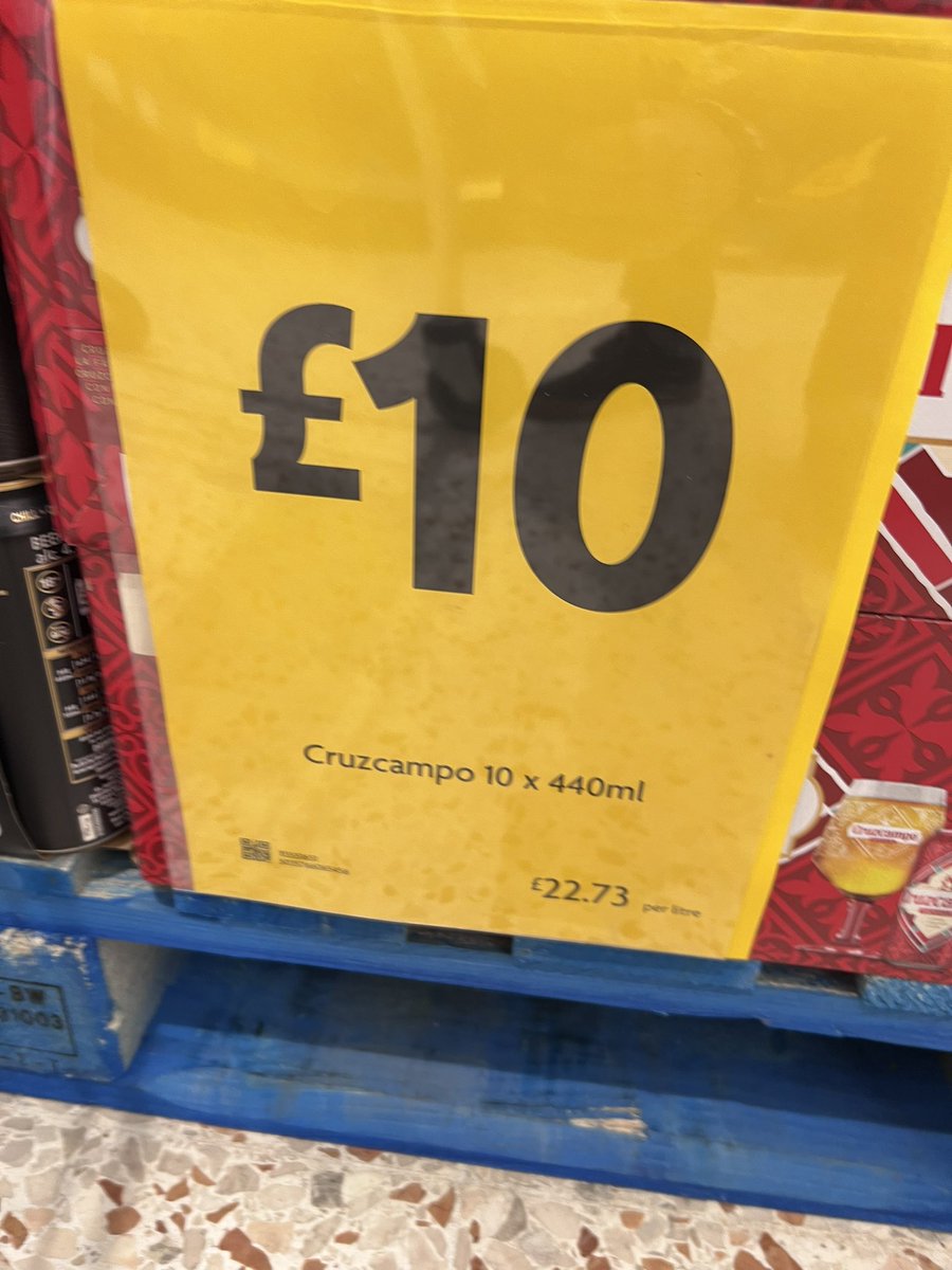 the_dazzler1's tweet photo. @Morrisons I know there’s a cost of living crisis and all that but £22/ltr 😬😂 https://t.co/h9xlrt58bf