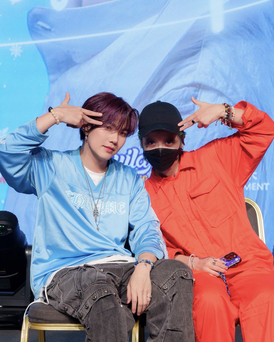 #FanMeetingJinjianchenginHongKong 

Trick or treat?