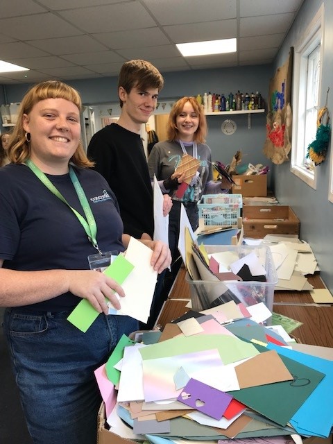 ConcordiaChat's tweet image. Thank you so much Scrap Space for providing a wonderful volunteering experience for Concordia Youth Action. Young people spent two days of their half-term sorting Christmas decorations, adding to the 10 tonnes of already recycled materials by this project. 🎁♻️ #christmasspirit