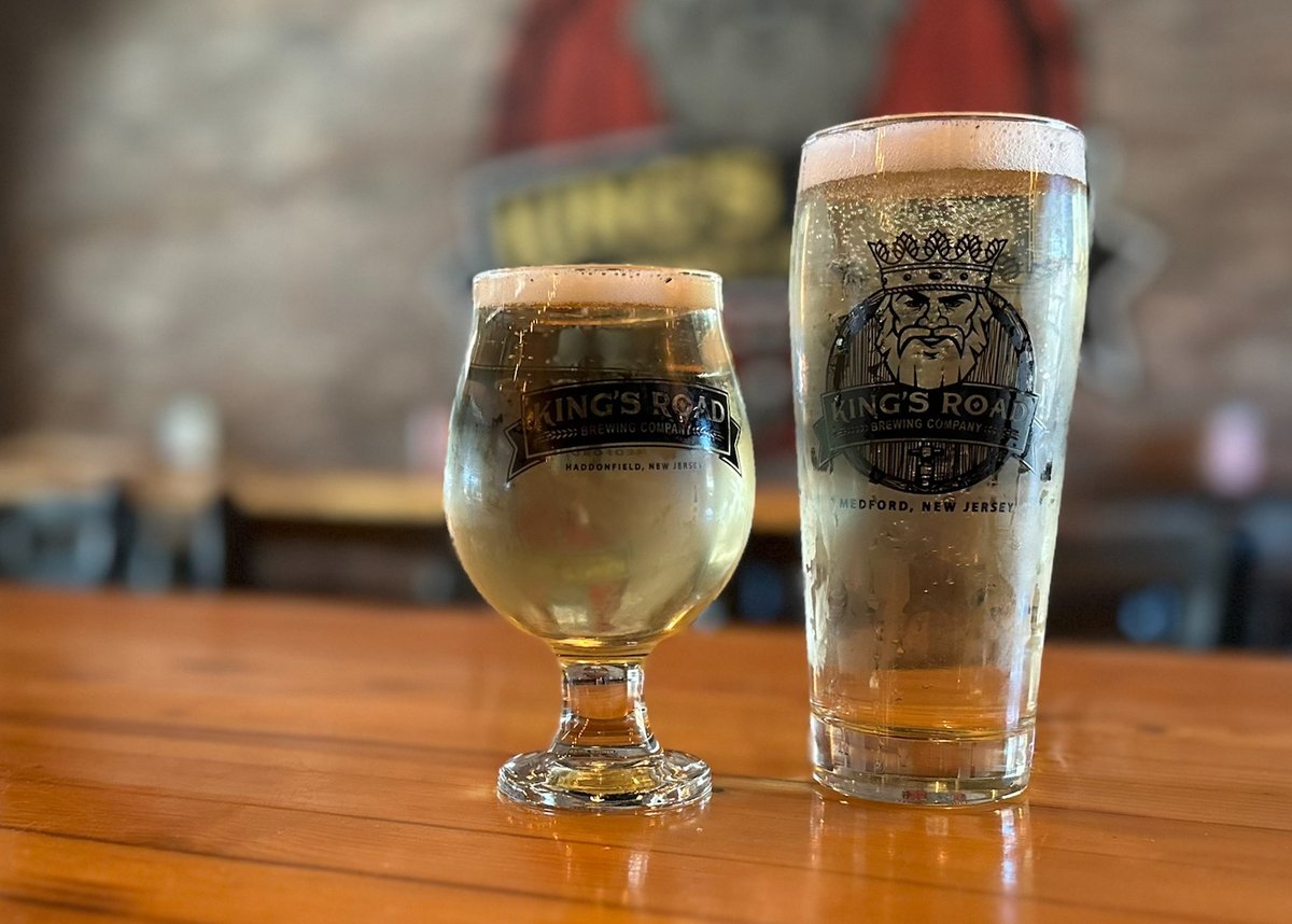 ZERO CALORIES AND ZERO ALCOHOL! King's Road now has Hop Water, a carbonated water infused with the flavoring of hops. We used Centennial and Citra hops, then added 10lbs of lemon peel to create a non-alcoholic drink that is clean, crisp and refreshing. It is Vegan, Keto friendly,
