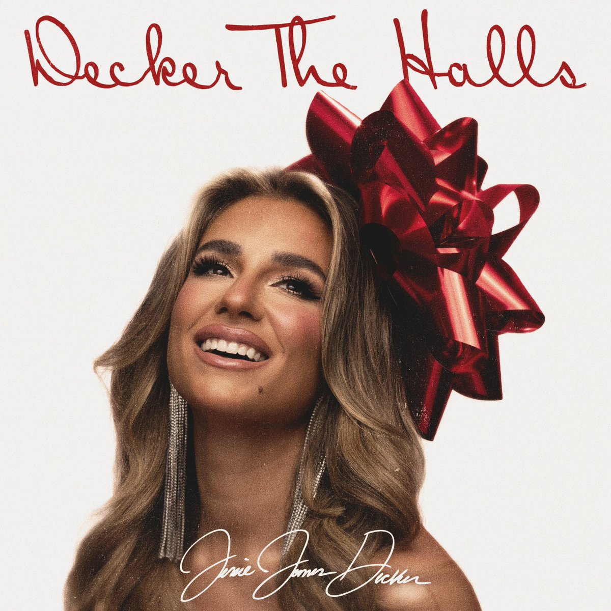 My new Christmas record “Decker The Halls” is out everywhere now!! 🫶🏼🫶🏼🥰🥰🥰🎉🎉🎉🎉 It was so important for me to capture that classic holiday sound I grew up with. Listen now ❤️❤️❤️ jessiejamesdecker.lnk.to/deckerthehalls