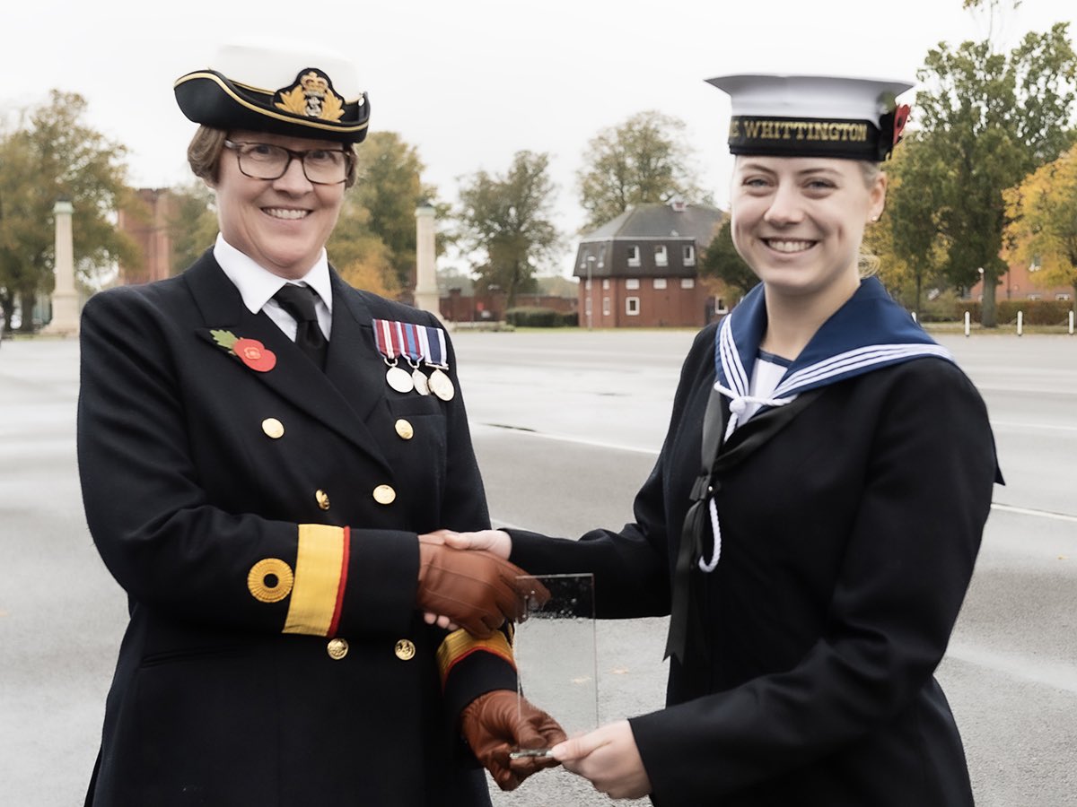 Defence Medical Academy (@dms_defmedacad) on Twitter photo Yesterday was the culmination of Foundation Medic 16 at their graduation parade. A very highly performing cohort working together to achieve a common aim. Congratulations FM16 and good luck in your future roles! <a href="/DMS_DirMPandT/">Surg RAdm Fleur Marshall</a> <a href="/HdRAFMS/">Air Cdre Sonia Phythian</a> <a href="/AlisonHofman1/">Alison Hofman RRC KHNS</a> @ArmyMedServices Yesterday was the culmination of Foundation Medic 16 at their graduation parade. A very highly performing cohort working together to achieve a common aim. Congratulations FM16 and good luck in your future roles! <a href="/DMS_DirMPandT/">Surg RAdm Fleur Marshall</a> <a href="/HdRAFMS/">Air Cdre Sonia Phythian</a> <a href="/AlisonHofman1/">Alison Hofman RRC KHNS</a> @ArmyMedServices