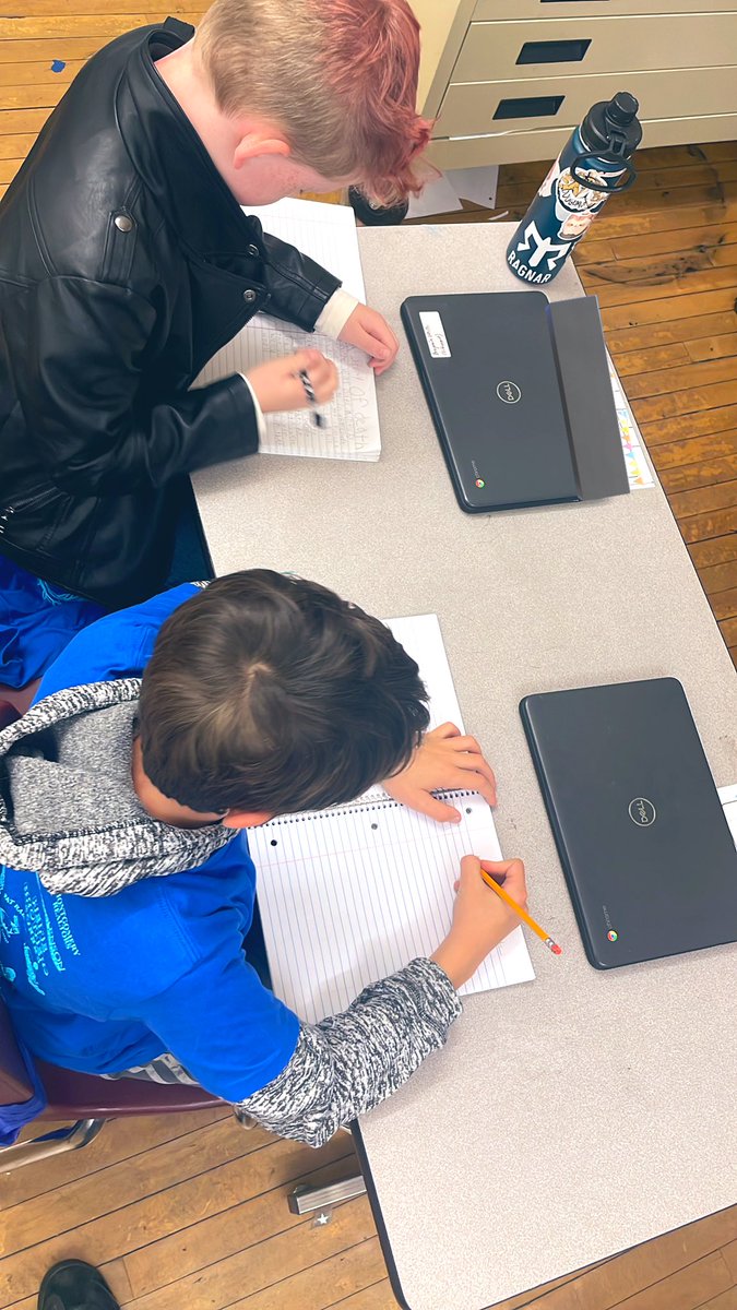 BloomBulldogs's tweet image. #proudprincipal #WritersNotebooks Writing ✍️ is where the real learning lives. @BLOOM_AP_ @brimoss