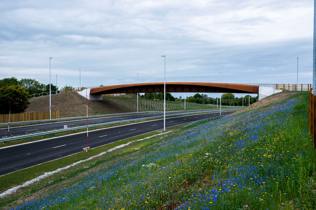 The East Leeds Orbital Route has won the Transport Project of the Year at the British Construction Industry Awards 🏆

The award-winning scheme provides 7km of dual carriageway &amp; 14km of dedicated cycle track, pedestrian &amp; equestrian pathways. 

Read more: gloo.to/6l12