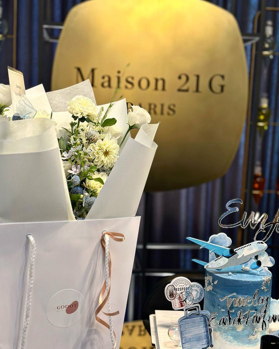 meungupdates's tweet photo. 231103 artist_eunji Instagram update

"I can't believe the perfume I created can be someone's perfume.
@/maison21g_kr
#Travelog #Singtoryteller"

#정은지 #JeongEunji #Eunji https://t.co/jFtVpFtUdB
