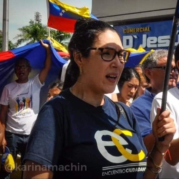 MariaGArocha's tweet photo. Para mí es un orgullo portar con el respeto, compromiso y responsabilidad que merece el azul marino que viste al único partido político al que he pertenecido: mi familia @EnCiudadanoVzla del cuál soy fundadora. 

Seguiré repitiendo en cada espacio:  #YoSoyEncuentroCiudadano https://t.co/UnhkmCKieH