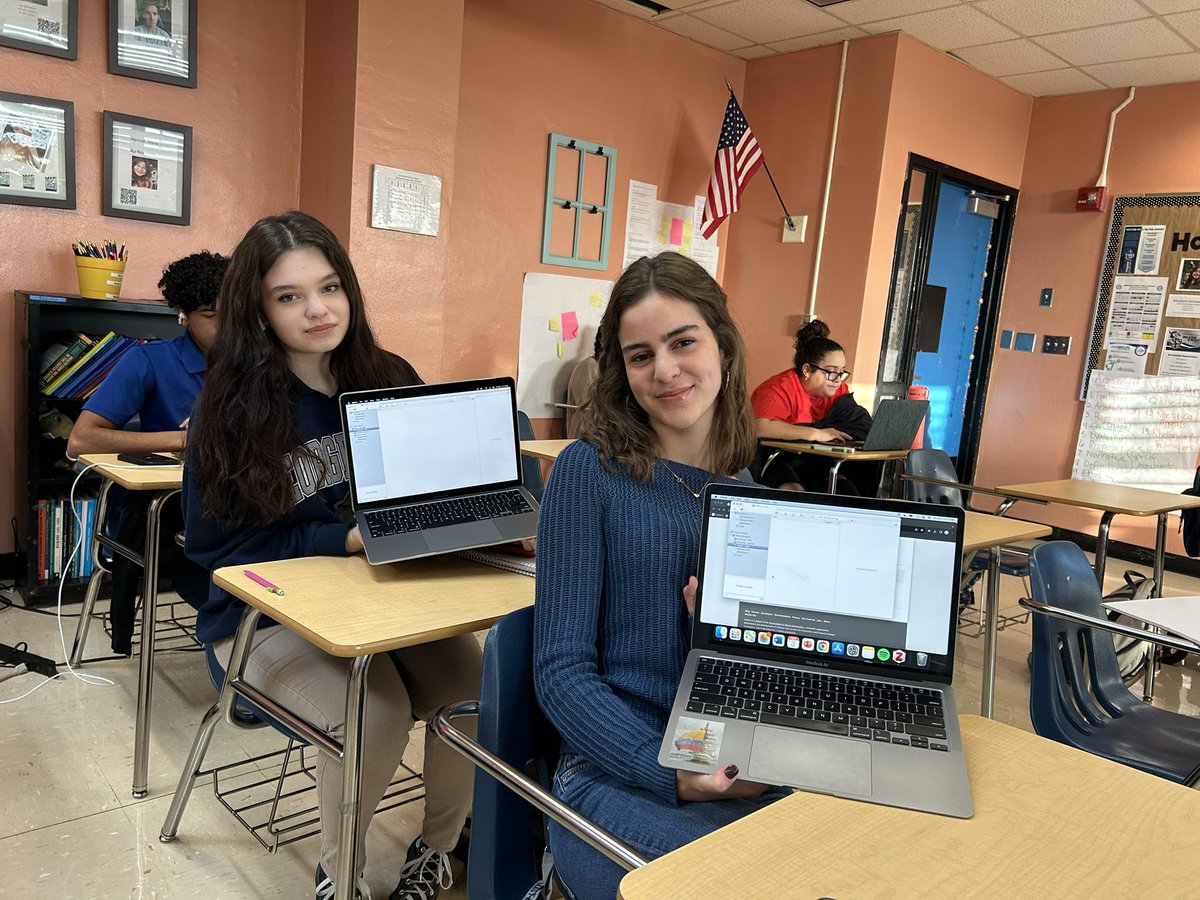 peachreyes's tweet photo. AP Seminar downloaded and created shared team folders in @zotero a reference management software. Now they will get legitimate experience of real-world research @josemartimast https://t.co/XpWQIYLRXR
