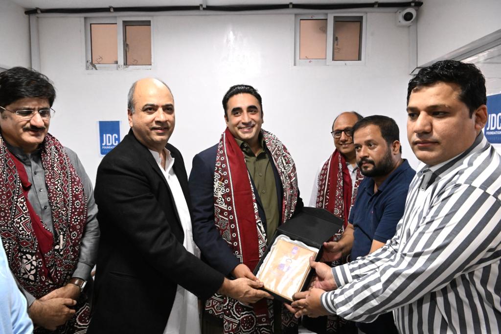 RabNBaloch's tweet image. آٹھ فروری 2024 کو پاکستان کے شاندار مستقبل کیلئے نوجوان بلاول بھٹو زرداری کو ووٹ دیں۔
تیر کو ووٹ دیں۔
بینظیر کو ووٹ دیں۔