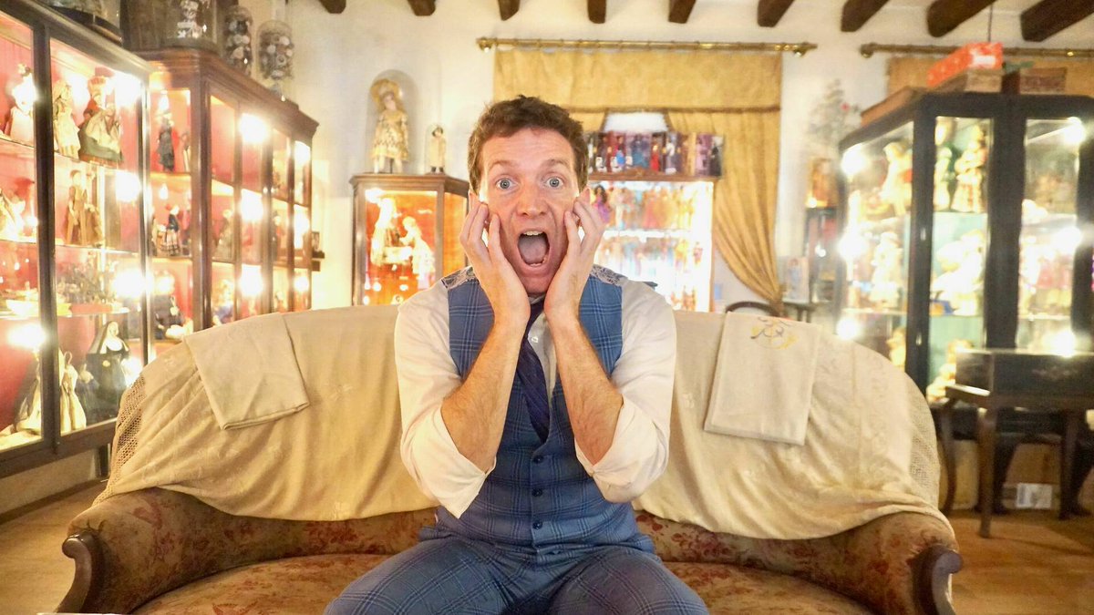 "Ser titellaire és com estar posseït", li diu el nou geni del terror <a href="/grady_hendrix/">Grady Hendrix</a> a en @ricardmartn sobre el seu nou llibre,#ComoVenderUnaCasaEncantada 
✍️ Entrevista: tuit.cat/mOQ5u