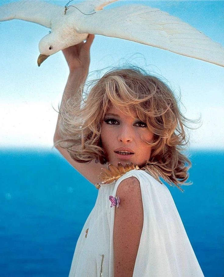The secret of my comedy? Rebellion in the face of anguish, sadness and melancholy of life

#MonicaVitti