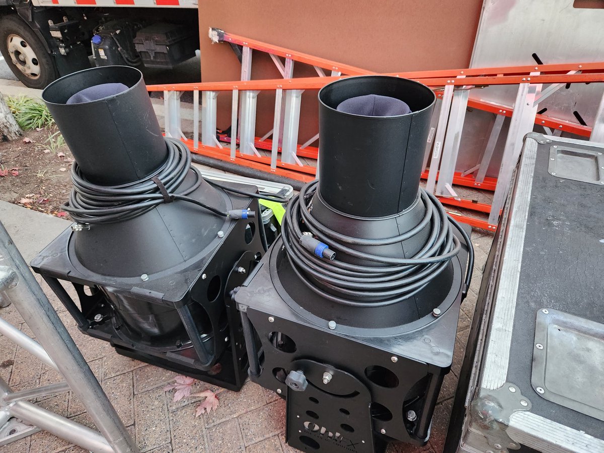NationalHarbor's tweet photo. Our snow machines are being installed today. Did you know our weekend tree light shows includes snow? #makeitsnow #capitalizeonitall Learn more at https://t.co/KtlnMS6rPs https://t.co/HwI8dPsxtT