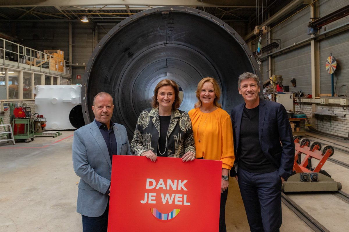 We blikken terug op een werkbezoek van <a href="/MinisterieSZW/">Ministerie van Sociale Zaken & Werkgelegenheid</a> <a href="/karienvangennip/">Karien van Gennip</a> en <a href="/voorzittermkbnl/">Jacco Vonhof</a> van <a href="/MKBNL/">MKB-Nederland</a> aan de inspirerende ondernemer Martine Goedegebuure. Zij staat sinds 1997 aan het roer van <a href="/BosNieuwerkerk/">Bos Nieuwerkerk</a> en heeft hier in 2022 <a href="/HeatMatrix/">HeatMatrix Group bv</a> aan toegevoegd. 💪🧡