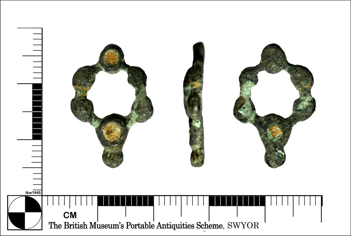 SWYOR_Team's tweet photo. While attending today's exciting online symposium, hosted by @LtrPrehistFinds, I made this post during lunch, showing you a great find for #Findsfriday.
 
The object is an annular brooch dating to the Medieval period, about AD 1200 to 1400. It's found within the Selby district. https://t.co/kkJoXkxRsG