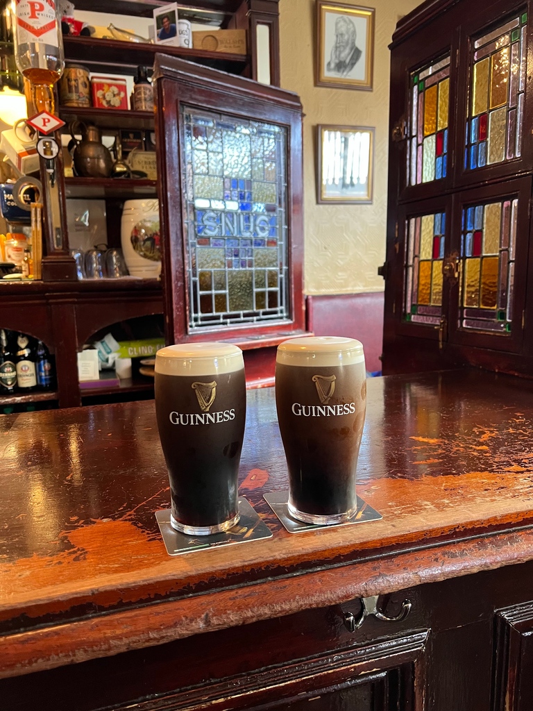 Walsh's in Dublin on a chilly afternoon a few Sundays ago. The snug in sight, but still well out of reach! 🍺

<a href="/PintsDrank/">Pints Drank</a> <a href="/beautifulpints/">beautiful pints</a>