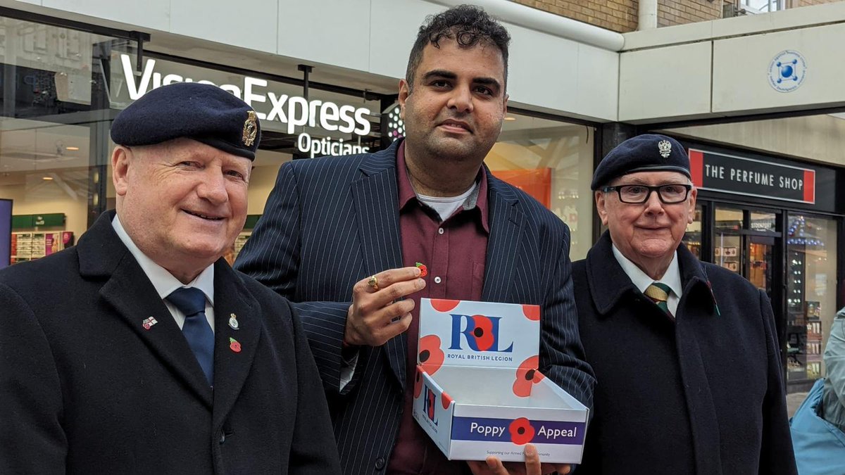 Local veterans are selling poppies in Merseyway for the Royal British Legion’s #PoppyAppeal. I am proud to wear a poppy as a symbol of support for veterans. @poppylegion @mozperkins By supporting the poppy appeal, we support the vital work of the RBL 👉🏾 poppyshop.org.uk