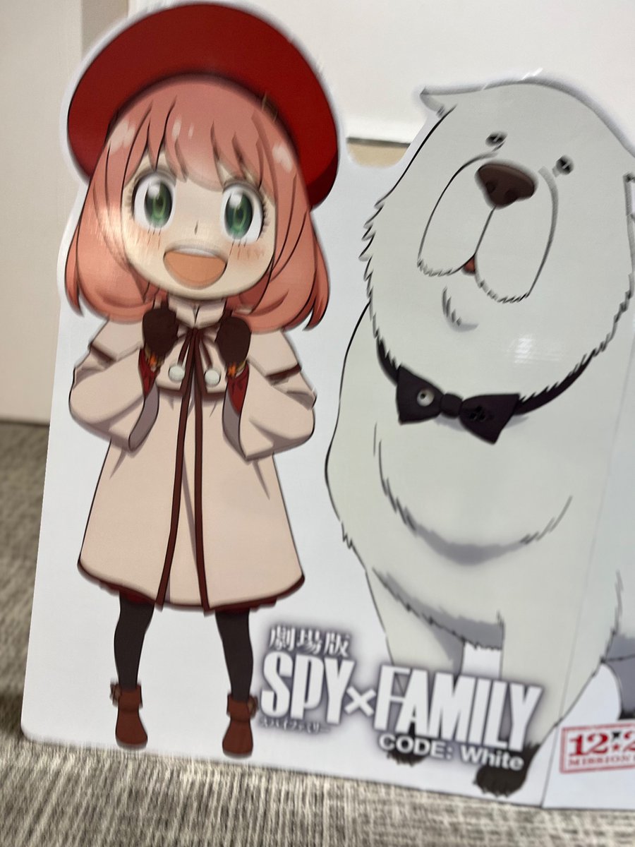 sunarin628's tweet photo. アーニャ可愛いな🩷
SPY×FAMILY映画楽しみだ😊
なぜか、息子は一緒に写真とるの拒否😢
その後笑顔で31アイス食べてた🍨
#スパイファミリー #アーニャ https://t.co/5JFJNT0H4z