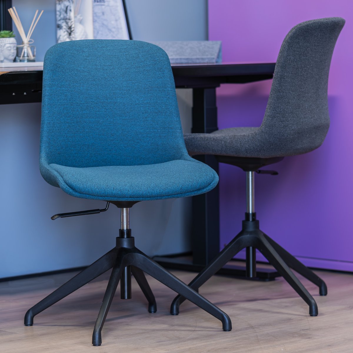 Up_&_Desk tweet media