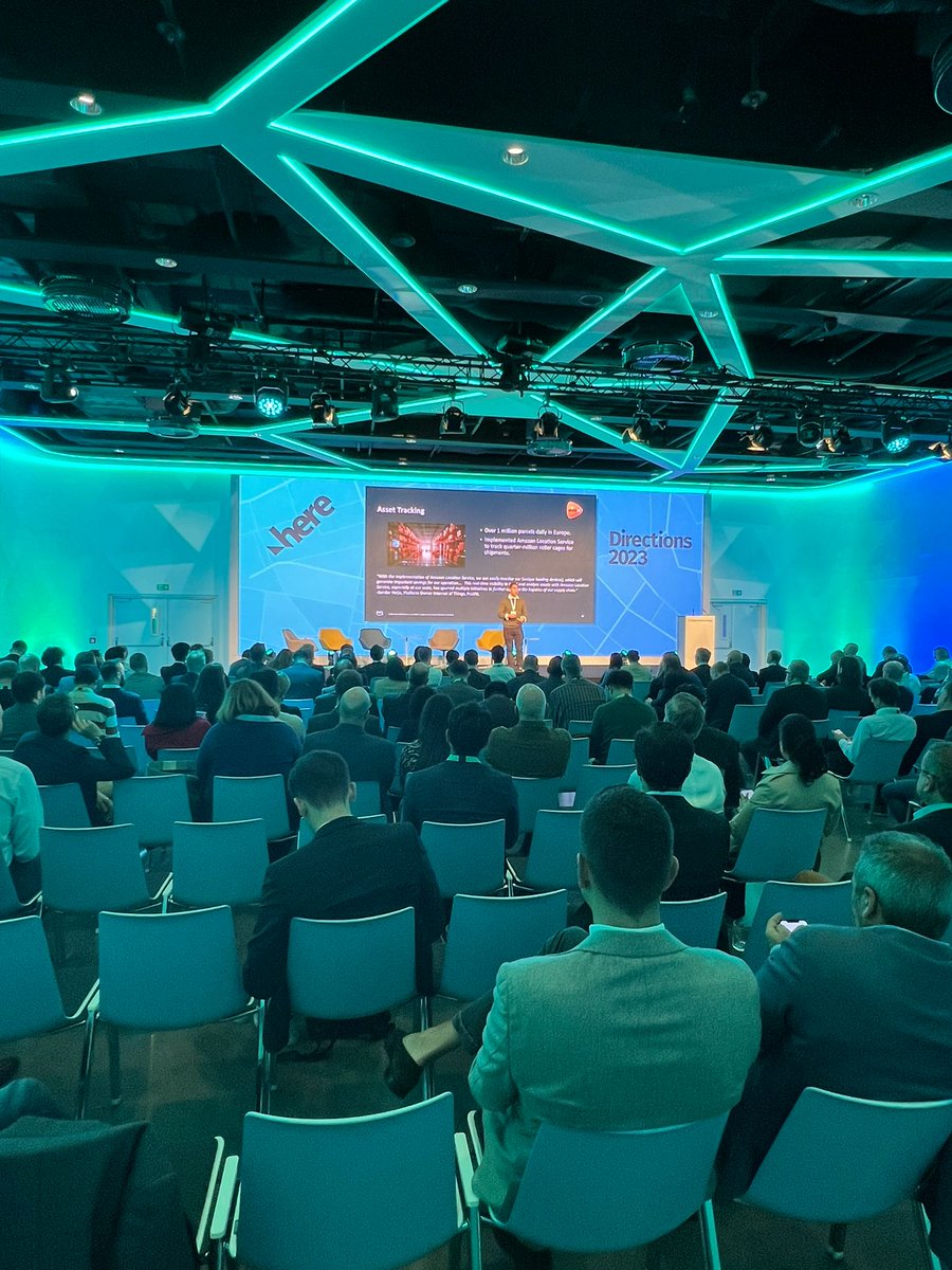 FreightLeaders's tweet photo. Il FLC vola a Praga per #HereDirections 2023, importante momento di incontro organizzato dal socio FLC @here dedicato ad approfondire le ultime innovazioni e gli sviluppi futuri nel mondo della tecnologia di localizzazione.

Scopri di più: https://t.co/55QaUu0P5H https://t.co/aR2ez048Yn