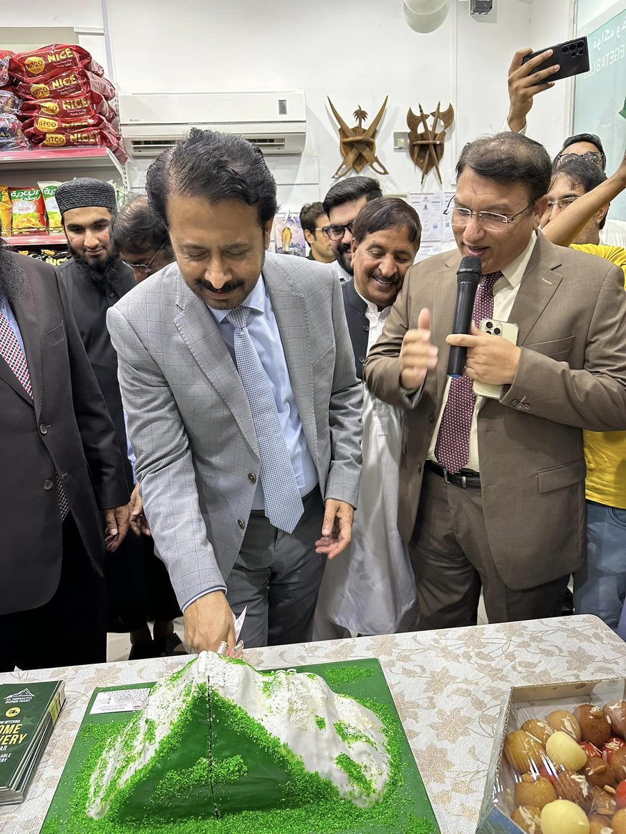 SunderCompany's tweet photo. Alhumdulillah!!

Highlights of the successful Grand Opening Ceremony of Al Hemaliya Super Mart.

#sundertradingcompany #alhemaliyasupermart #grandopeningceremony #highlights #successfulevent #alhumdulillah https://t.co/s5JwMUK3wF