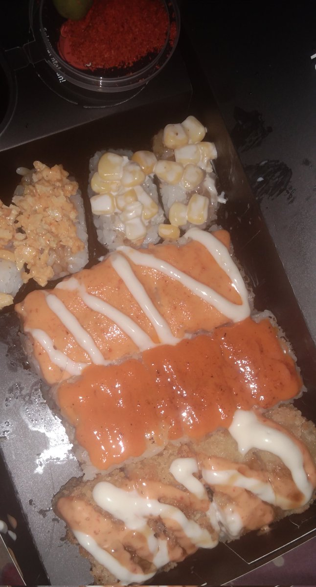 culpabl3s's tweet photo. Sushi mate enak banget nget nget nget aku mau lagiiiii😩 https://t.co/g8XSTS8gLq