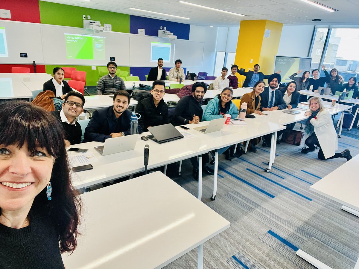 Leave it to the experts! <a href="/KristyAdamsHosp/">Kristy Adams</a> guest speaking on all things #hotel #hospitality to our @humbercollege <a href="/HumberBusiness/">Longo Faculty of Business</a> #humberigs students