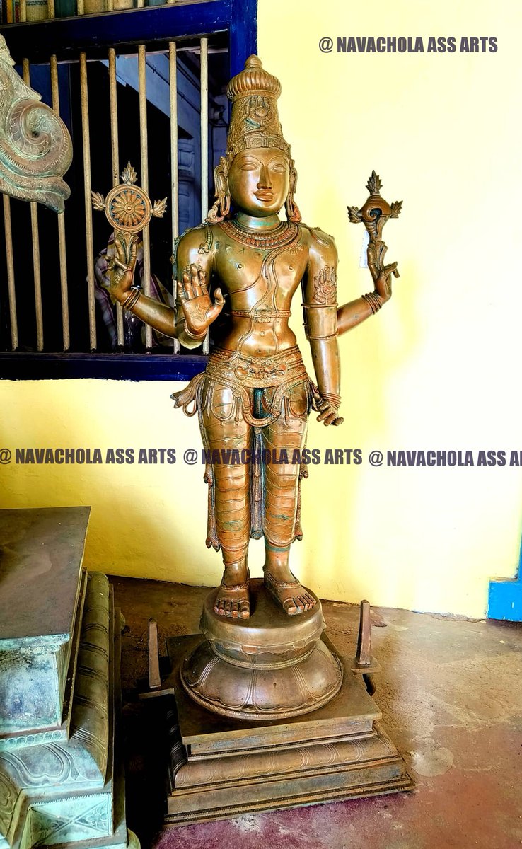 Diwali Special 😍😍
Newly Made Chola Style Vishnu Bronze Icon- 4 Feet Height one.
For more details Mobile/WhatsApp 090951 21179
#Thanjavur
#SouthIndianArt #SouthIndianBronze #BronzeCasting #chola_Sculpture #SwamimalaiBronze #souvenir #decor #homedecor #artlovers #artcollectors