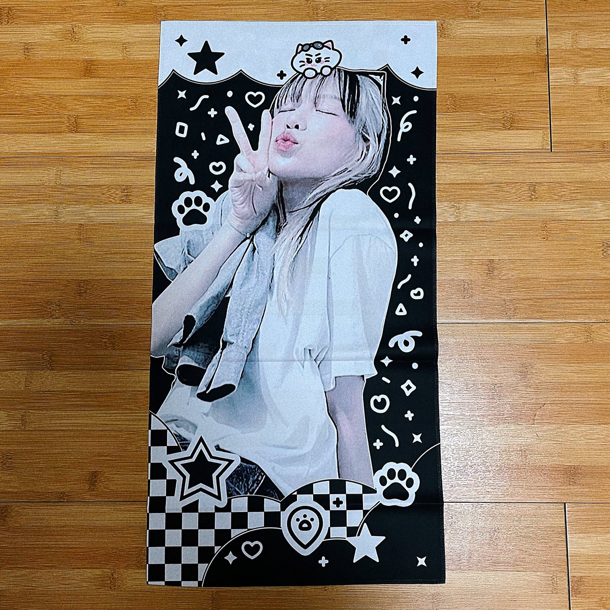 Always_bada's tweet photo. 온리님이 제작하신 바다 슬로건과 포토카드 굿즈가 왔는데 아니 진짜 실물 깡패 너무 예뻐요 🥹🩵 빨리 스우파콘 가서 슬로건 흔들어 재끼고 싶구,, 예쁜 슬로건 굿즈 제작해주셔서 감사해요오 🫶🏻😆 @lovelybada_ https://t.co/dudj1LrYHy