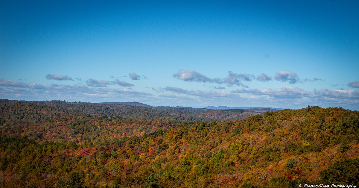 A colorful view of the hills and valleys along the Blue Ridge Parkway. This was looking west from the Saddle Overlook at Mile Marker 168 in Virginia.

pixels.com/featured/beaut…

#landscape #Virginia #Blueridgeparkway #autumn #nature #ShopEarly