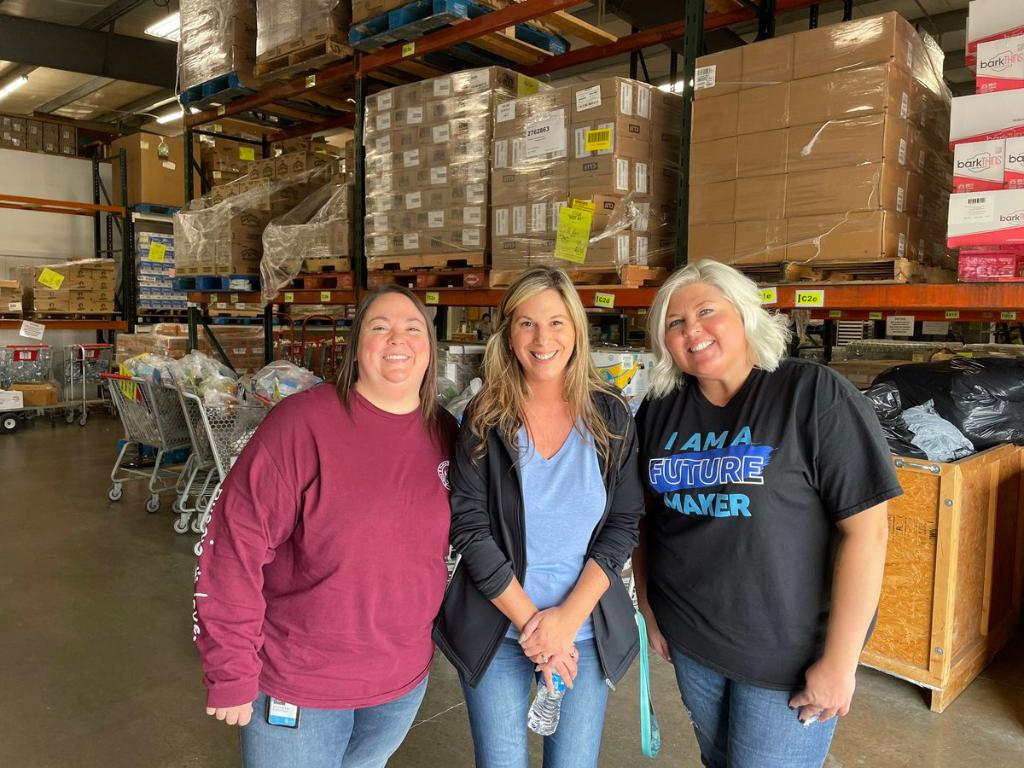 The start of November means the holidays are just around the corner. At this time of year, it’s more essential than ever to help those in need.

See how our team is making a positive difference in their communities: go.att.jobs/6017um1ut

#LifeAtATT #ATTImpact
