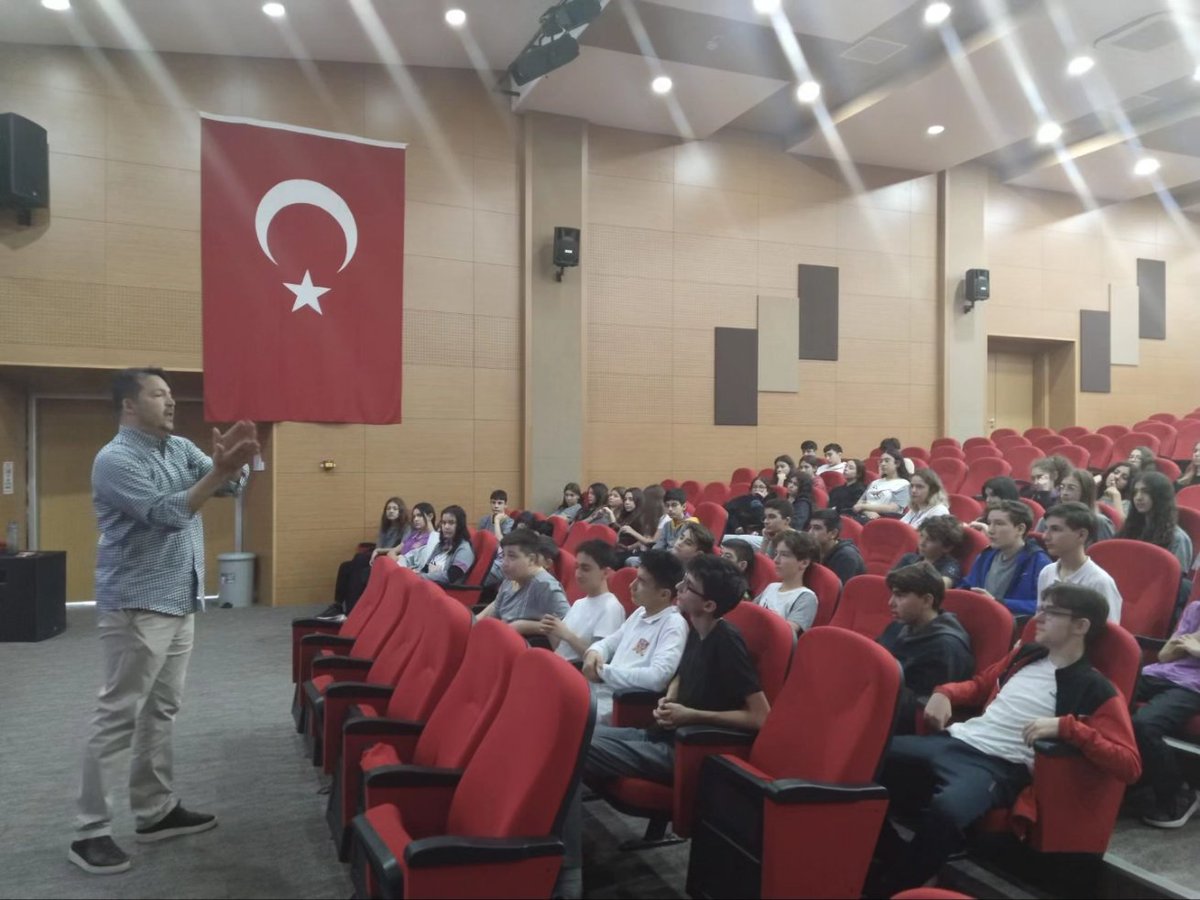 UONarlidere's tweet photo. Psikolojik Danışman https://t.co/B5lyPeKTVvış Sezgin, 8.sınıf öğrencilerimiz ile "Hayatımız Sınav" motivasyon konuşması gerçekleştirdi.
#uğurluolmak 💜 https://t.co/3CSwqKwF8c