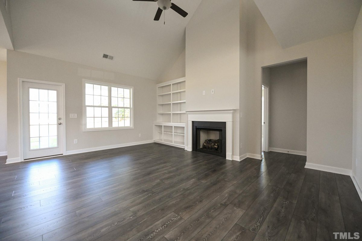 jsjbuilders's tweet image. Say hello to this beauty at 17 Looping Horse in Angier’s luxurious Langdon Ridge community! Visit our website for more details and photos of this beautiful home! jsjbuildersnc.com/New-Home-For-S…

#JSJBuilders #NCHomebuilders #AngierNC #LangdonRidge