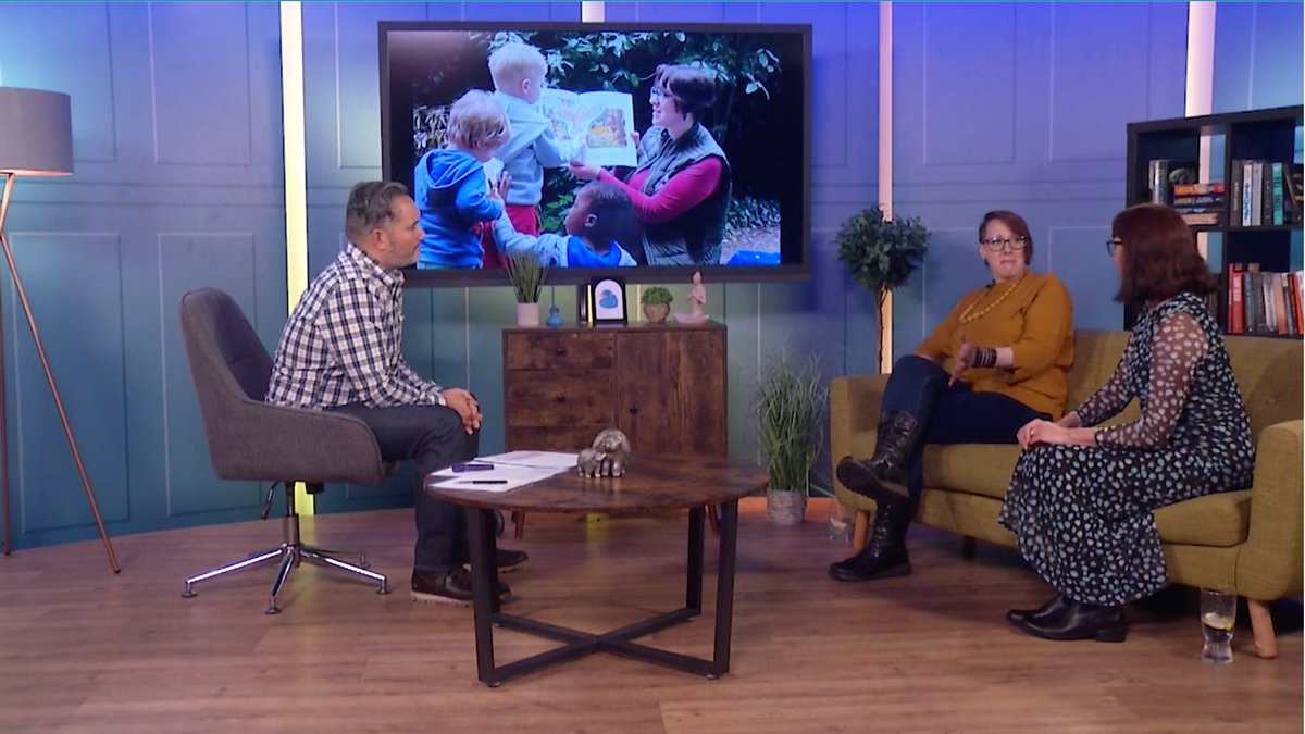 NotSoDaddyCool's tweet photo. Thanks to my guests on #NottsToday 🙏🏽 
Thankyou @journoanna_ for her excellent commentary, Chief Inspector Chris Pearson &amp; the inspiring Annie Parry who’s the first #dyslexic Literary Champion for the @Literacy_Trust  📚 📚 

#tvpresenter #tvpresenting #localtv #nottingham https://t.co/DGGaHih5Y8