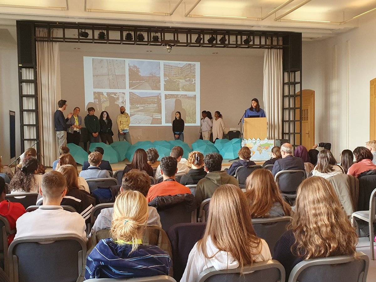 meerblau2's tweet photo. Abschlusspräsentation Internationale Jugendkonferenz zum Thema WATER #SBNE
Stabsstelle Bildung für #nachhaltige Entwicklung mit Europabeauftragten + Abt. #Jugend Bezirk Charlottenburg-Wilmersdorf in Berlin @bacwberlin @OekowerkBerlin @GrueneBVVCW 5 intern. Teams #Naturerfahrung https://t.co/szlJP5JNs2