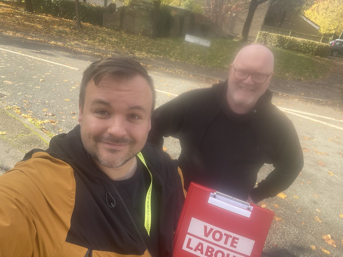 TerryJermyMP's tweet photo. Out speaking with residents this morning on Florence Barclay Close with Cllr Terry Land - picking up casework and listening to people’s opinions on a number of issues. https://t.co/clbkIRTwxZ