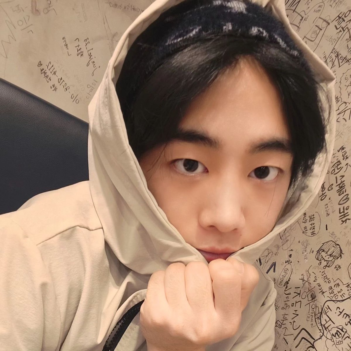 614_nahyun's tweet photo. I miss you so much #MUNIK https://t.co/kQQxHa6mnM