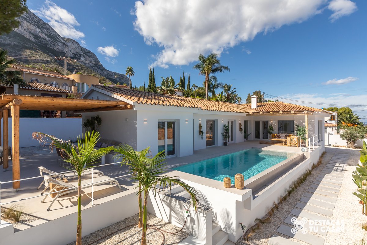 magarfor's tweet photo. Buenos días!
Comparto algunas fotos del reportaje de una villa en Denia.📸
¿Quieres presentar tus viviendas con la mejor imagen? Consulta sin compromiso. 

#fotografía #villa #Denia #costablanca #costablancaproperties https://t.co/wrAgQb5iaI