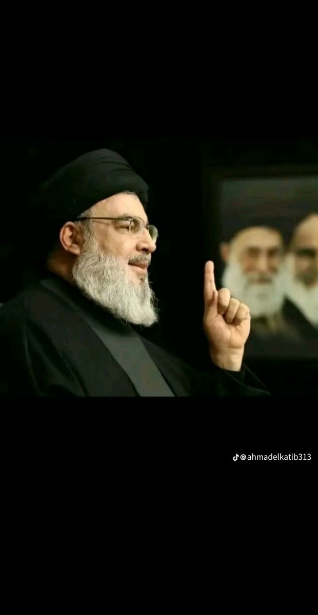 انظرو اليه يطل علينا اسد الله في الميدان حاضرون في كل ساح
لبيك يا ابن فاطمة 
لبيك يا نصرالله