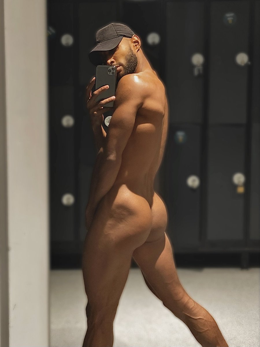 Would you lose yourself between them 🍑?? !! #onlyfansmodel #onlyfans