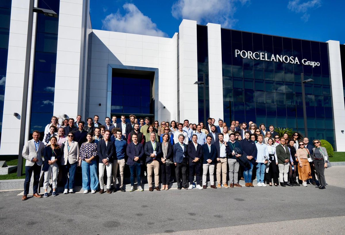 AEFAragon's tweet photo. 🔛 El IV #ConectandoForums23 se celebra hoy y mañana en #Valencia, organizado por @AVEmpresarios en colaboración con las asociaciones territoriales de la #empresafamiliar de España.
🤝 Miembros de los Fórums tienen la oportunidad de conocer a empresarios líderes en sus sectores. https://t.co/skfA2oPjAc
