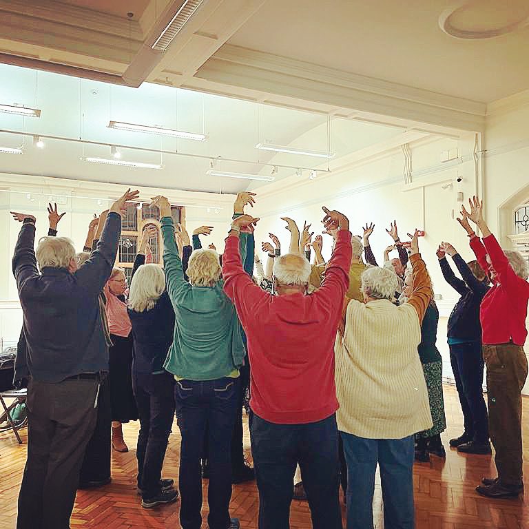 Last night, we came together for a sing song. Excitement is in the air as we gear up for our upcoming singing workshop, led by <a href="/Kirtle_Dove/">Kirsty Martin 💙🏳️‍🌈🇪🇺</a> 

Join us for a funky, folky, fiery experience! Don't miss out - book your space today. #SingingWorkshop #JoinUs

eventbrite.com/e/funky-folky-…