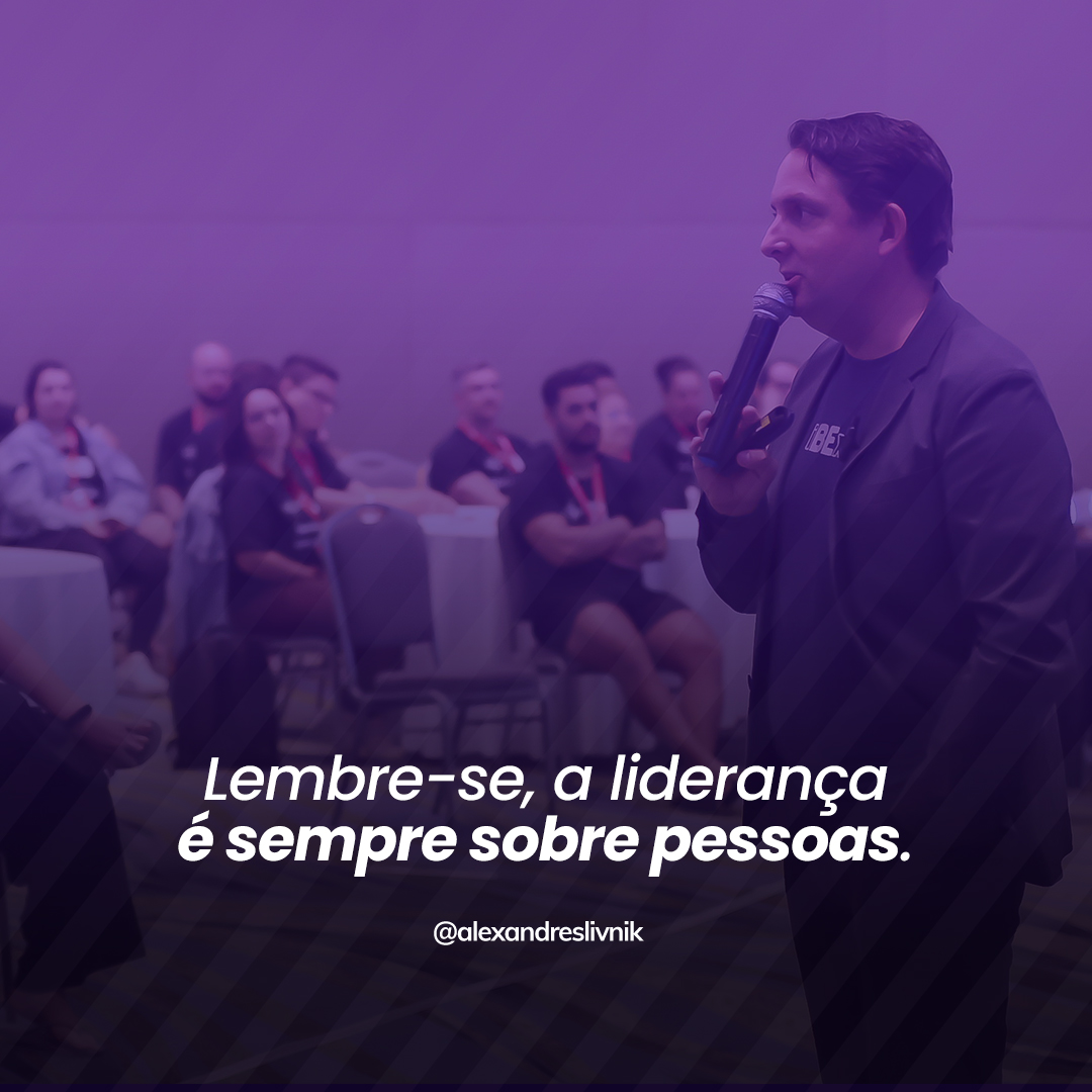 Trate as pessoas com respeito, empatia e compreensão. Esteja disponível para sua equipe.
Vejo muitos líderes que apenas cobram. Mas não praticam a empatia, não ouvem as necessidades e preocupações de sua equipe.
Se você não faz sua equipe se sentir valorizados e respeitados, você