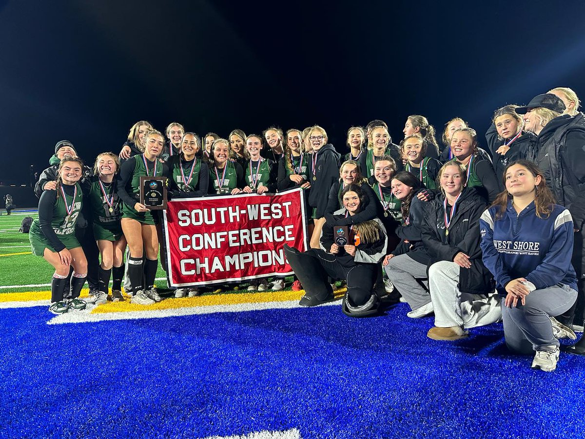 GreenWave is on a roll! NMHS Field Hockey earned the South West Conference Championship! Congrats, ladies and coaches! 👏🏑 ⭐️🏆💚 @NMHS_CT @SMS_CT @SNIS_CT @HPS_CT @NES_CT #SWC #SWCChamps #NMHSFieldHockey #Congrats #GreenWave