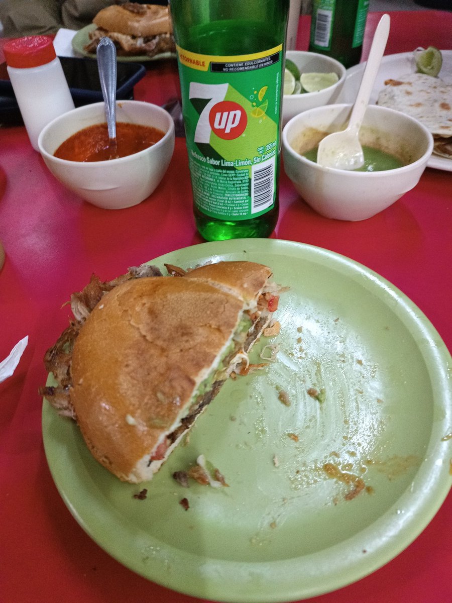 YuskeVG's tweet photo. Torta de milanesa. https://t.co/PeaSHi6Wox
