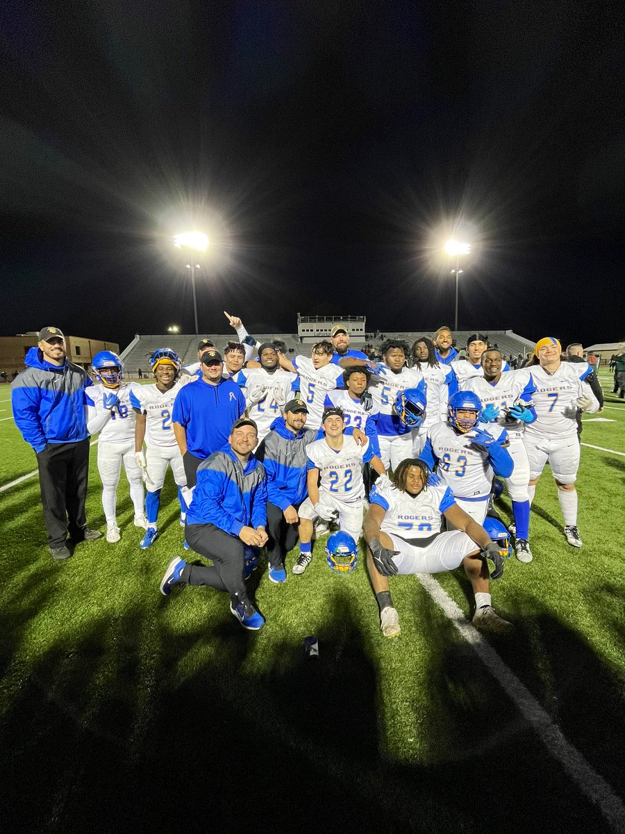 OSAdcock's tweet photo. We ended on a WIN!!! I love this team. Family forever. 💙💛🏈 @Will_RogersFB
@LashaHardin64
@Isaac_Arce2
@Kevin_Perez62
@Des_lee2
@Andrew_2Ivory
@Juliofoolio311
@giovanni_pete
@peely_thekid
@ballew_ethan
@remache_jayden
@BrysenSampson
@Jordann_361
@918KRoy
@Levya73
@ServhantC https://t.co/wmKVDX6zp8