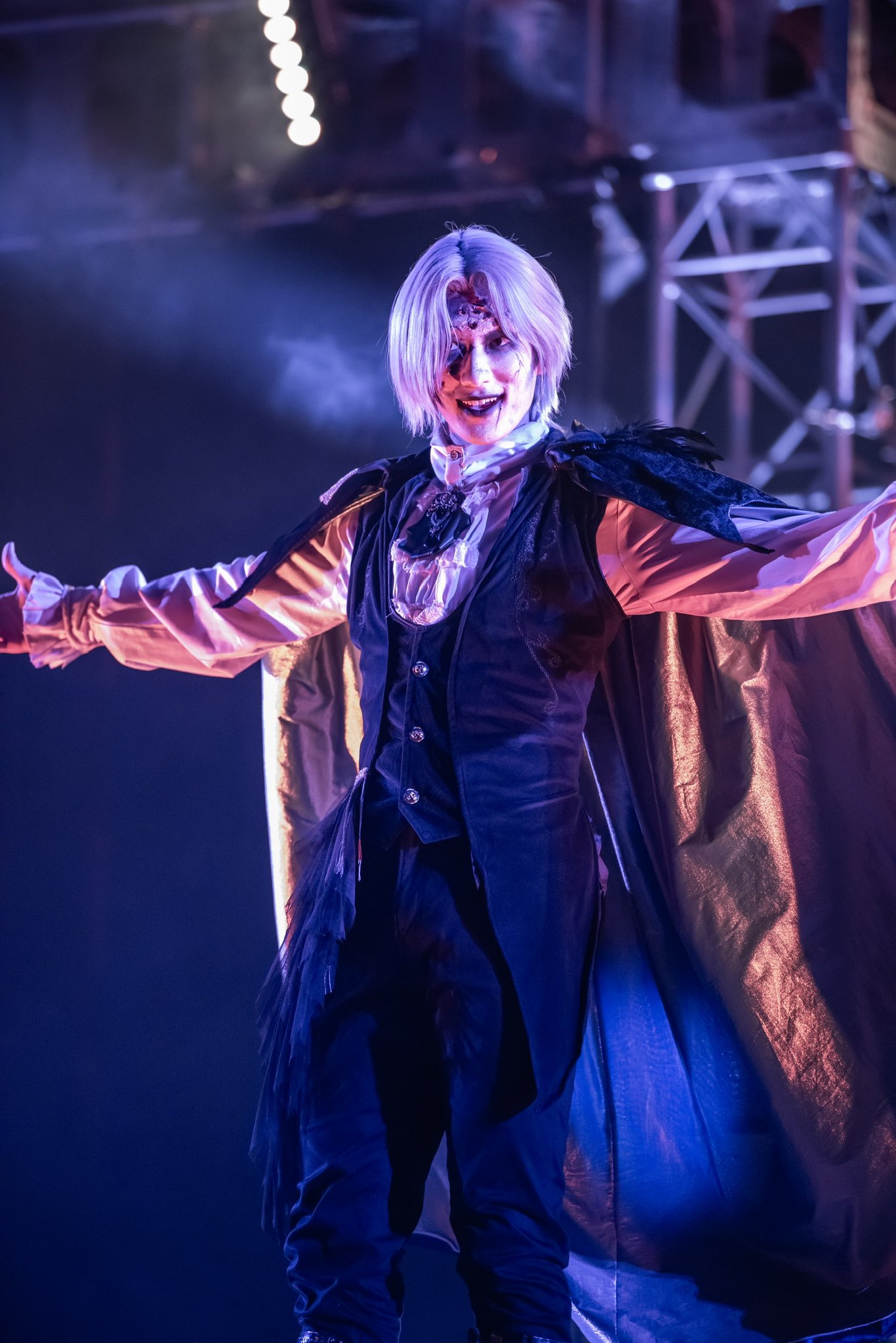 【公式XL】The Weeknd ハロウィンホラーナイツ限定黒2022古着 公式XL】The Weeknd ハロウィンホラーナイツ限定黒2022古着