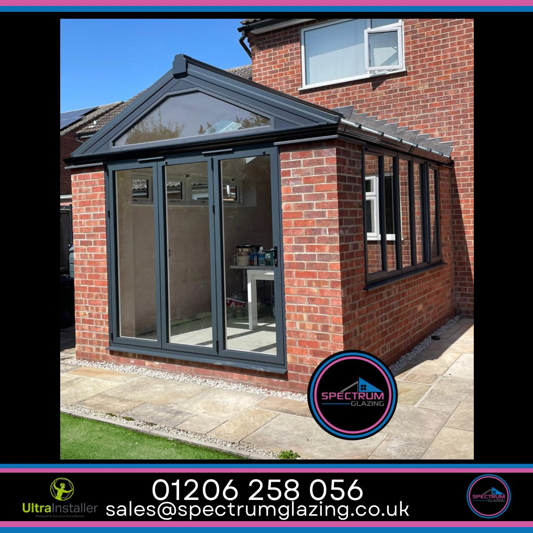 spectrumglazing's tweet photo. One of our latest conservatory installations in Colchester

Fully insulated solid roof LivinRoof conservatory opening up into the house to create a beautiful kitchen dining area

https://t.co/h8jS4HhQ9C 

#colchesterconservatories  #ultraframe #Livinroof https://t.co/iFtiAoQ7Pp