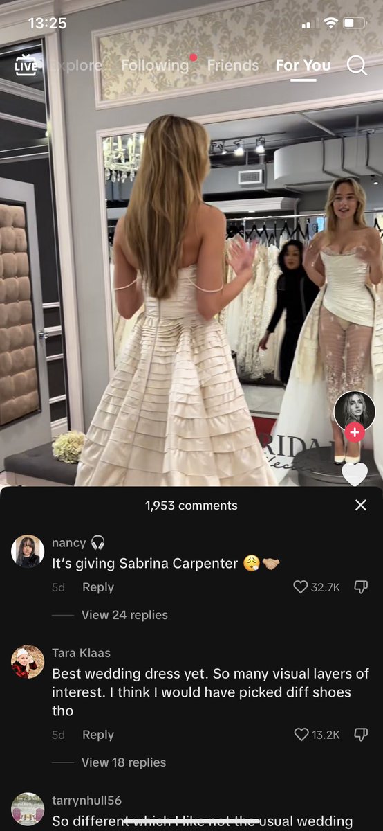 BrinasBuck's tweet photo. sabrina carpenter offically owns mini dresses/skirts https://t.co/5GMGO40chZ