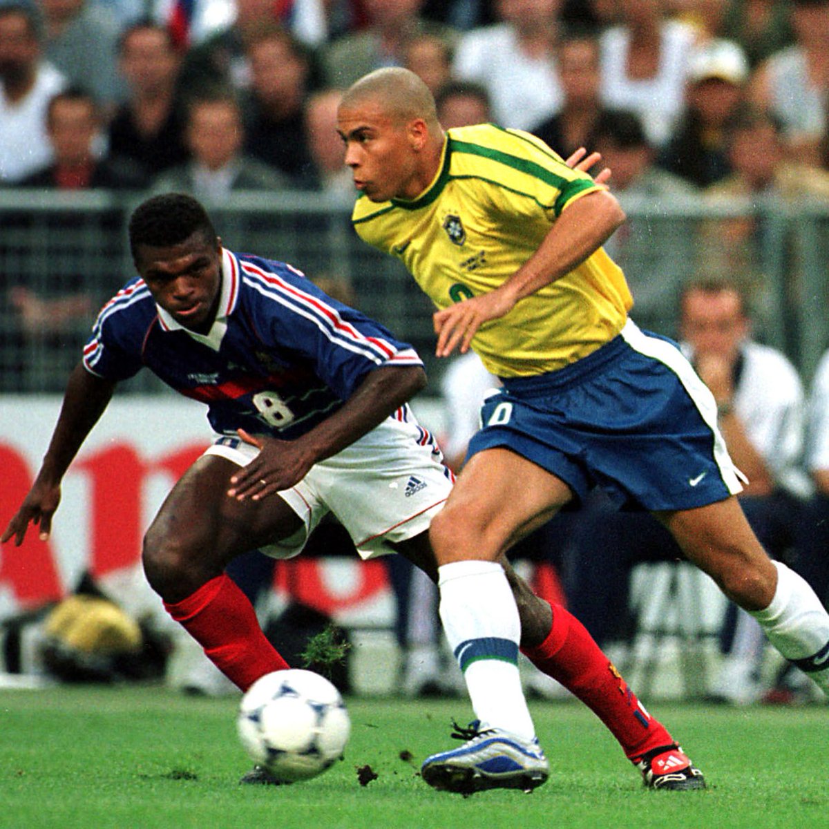 🇫🇷 Marcel Desailly: “In the history of football, there are a small number of people who were the best of their generation. There is of course Pelé, then there is Maradona, but then there was Ronaldo.

I played for Milan when he played for Inter. The only time I saw Paolo Maldini