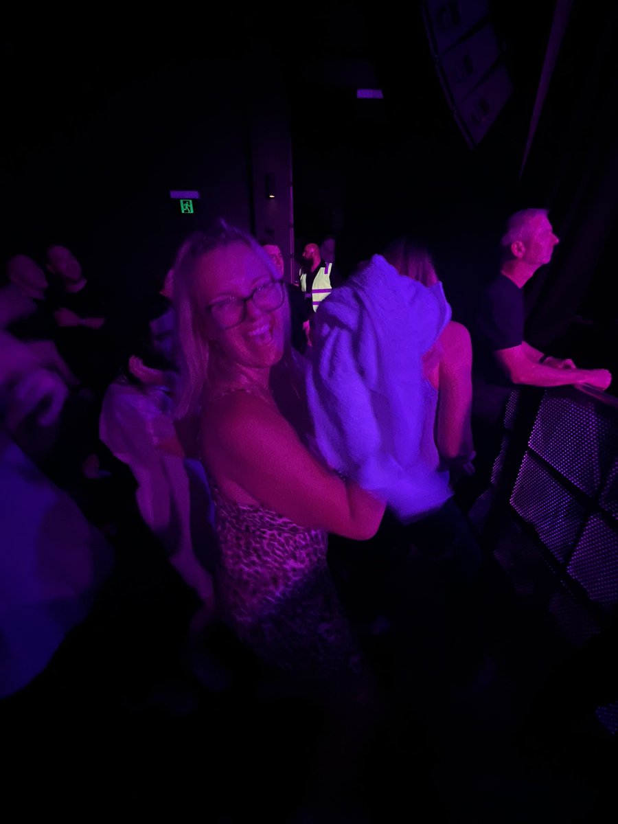 Aimfisher's tweet photo. @example MY BESTIE CAUGHT YOUR TOWEL! Where’s the after party?! 🤪🤪 https://t.co/rSiRorGhbT